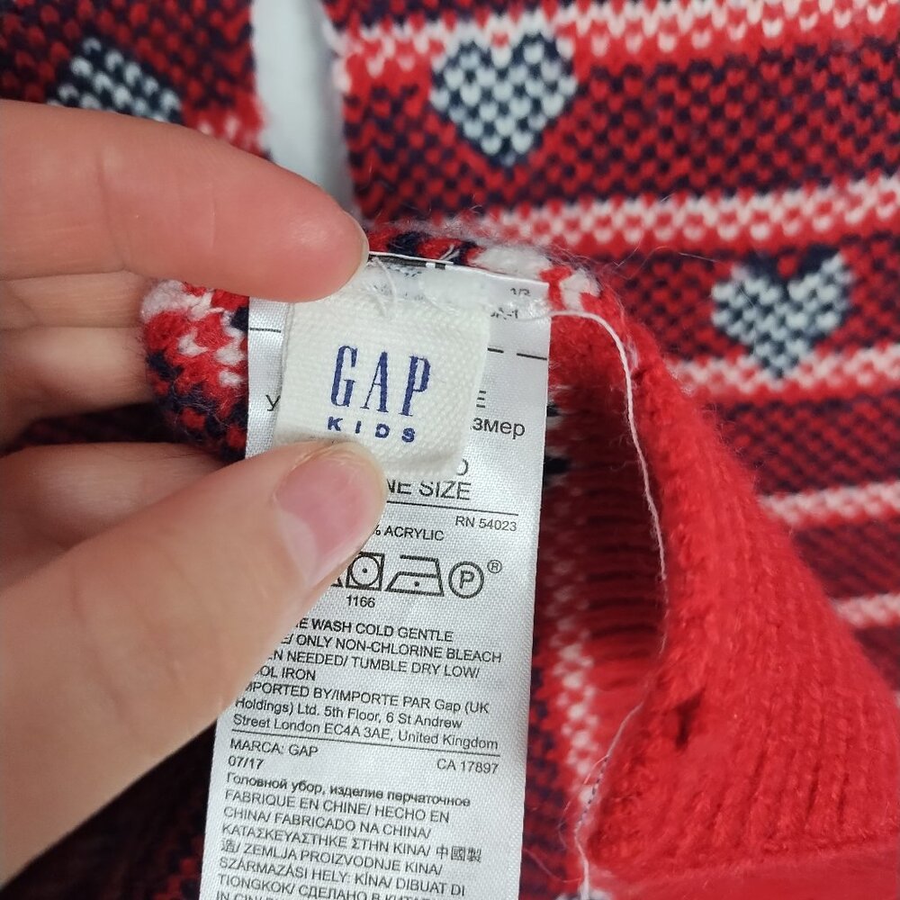 GAP Kids Girl's Winter Red and White Heart-Patterned Scarf - Picture 3 of 5